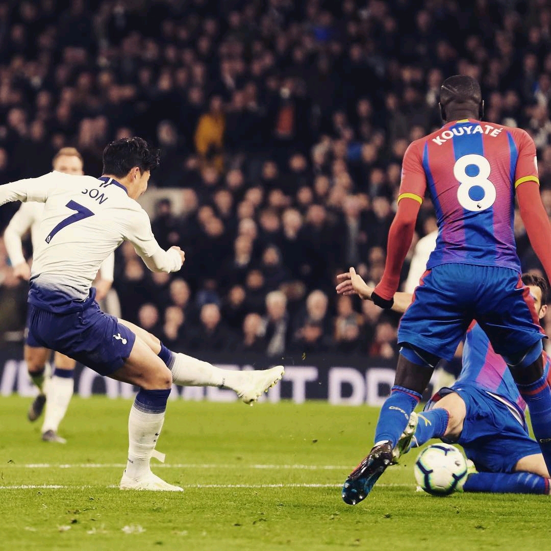 足協杯半決賽次回合山東魯能1-0武漢卓爾 費萊尼打入全場唯一進球.